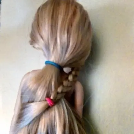 Zopfgummi für Puppen mit langen Haaren