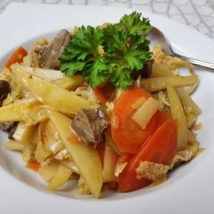 Gebratener Wintertopf mit Rindfleisch & Gemüse