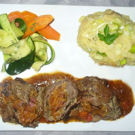 Deftige Sauerkraut-Rinderrouladen aus dem Schnellkochtopf