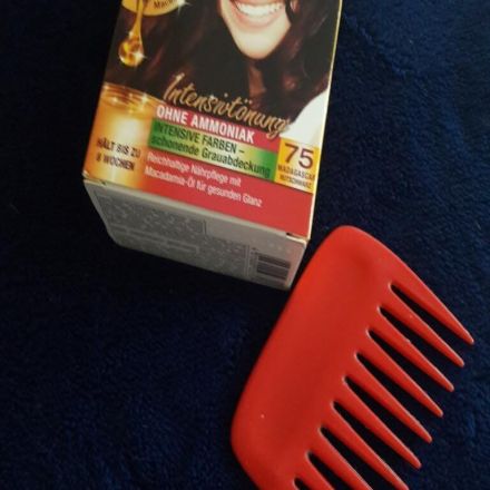 Haare tönen oder färben - klappt auch wunderbar alleine