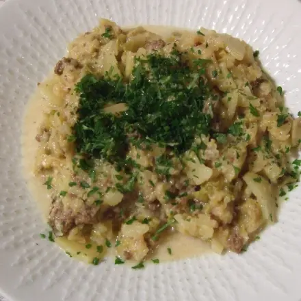 Hackfleisch mit Kartoffeln und Wirsing oder Weißkohl