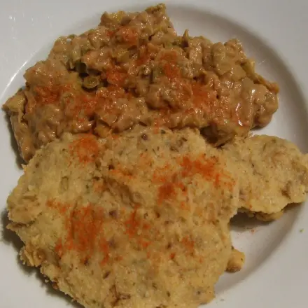 Lauch mit scharfer Erdnusssoße - vegetarisch