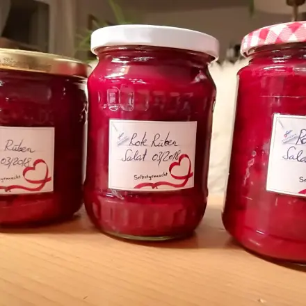Rote-Rüben-Salat im Schnellkochtopf gekocht (konserviert im Glas)