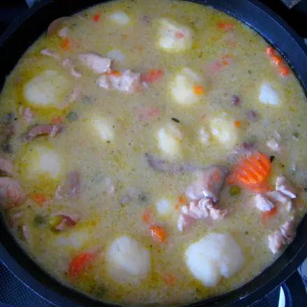 Putengeschnetzeltes mit Kartoffelklößchen