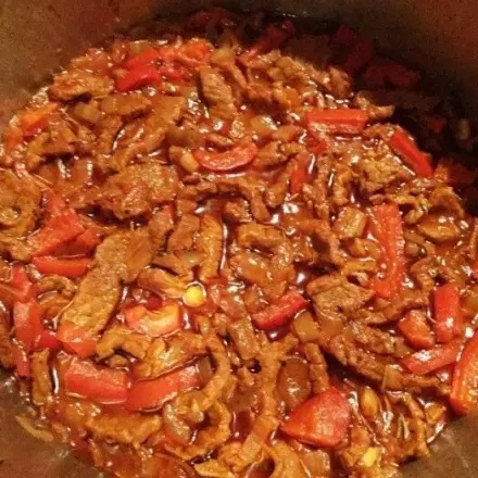 Rindergeschnetzeltes mit Paprika und Reis