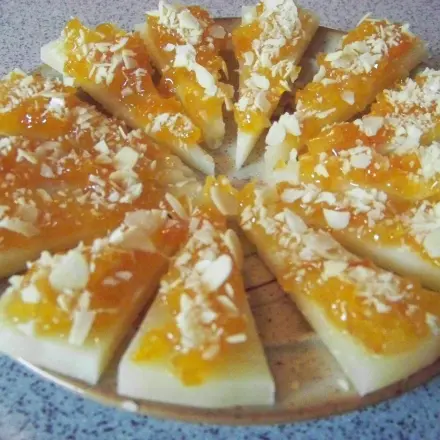 Manchego mit Quittengelee und Aprikosen