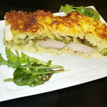 Filetspitzen-Makkaroniauflauf mit grünem Spargel