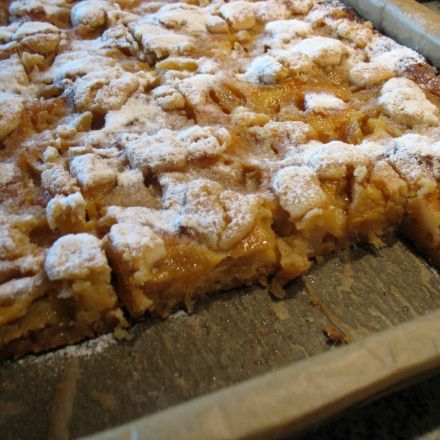 Saftiger Ananas-Schmand-Kuchen vom Blech
