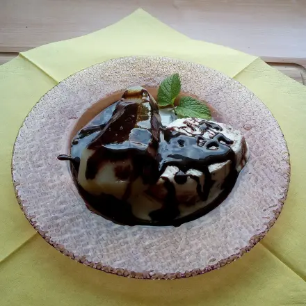 Beschwipste Birne mit Eis