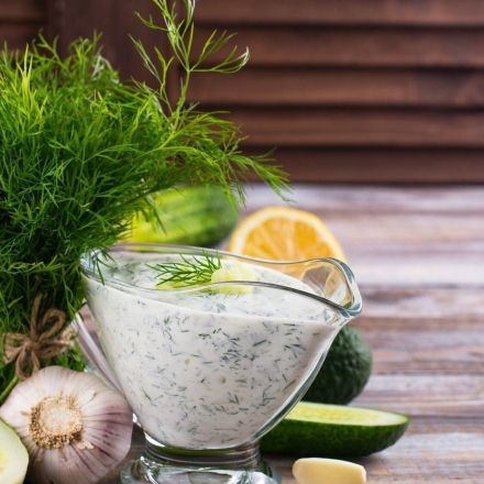 Knoblauchdressing aus Kefir