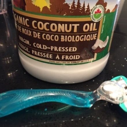 Achsel rasieren - schnell und schonend