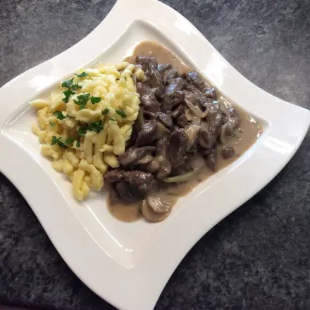 Boeuf Stroganoff nach Art des Hauses