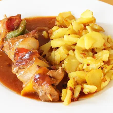 Andalusische Spieße mit leckerer Soße