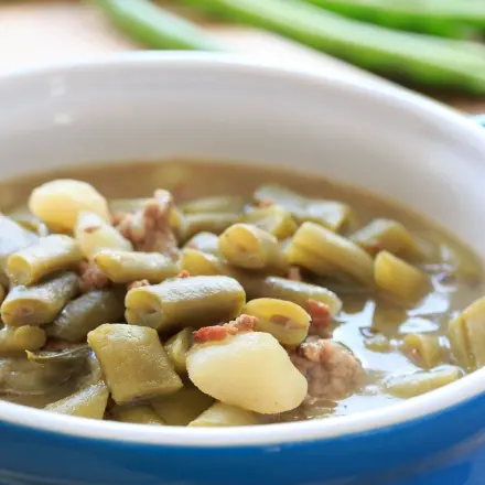 Saure Bohnen mit Speck