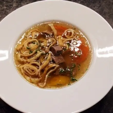Schmackhafte Rindsuppe