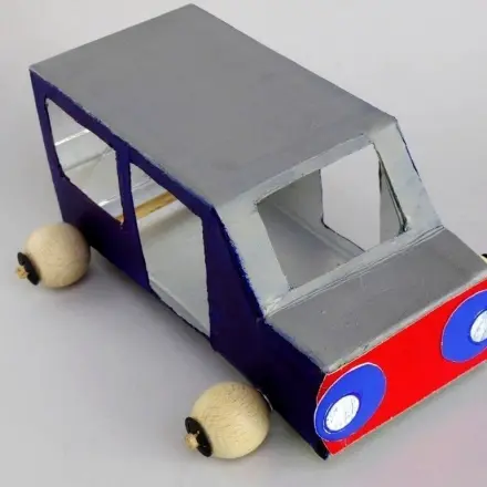 Aus Milchkarton einen Bus basteln