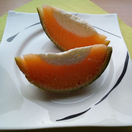 Melonen-Sorbet mit Joghurtkern