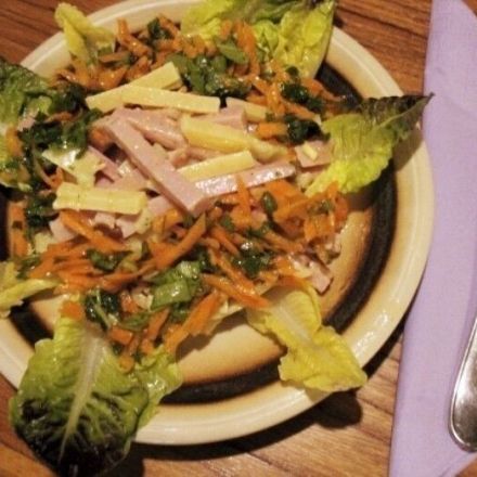 Käse-Schinken-Salat mit Rucola