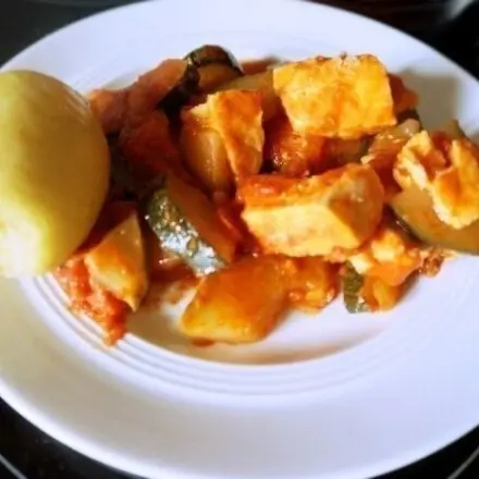 Zucchini-Pfanne mit Lachs