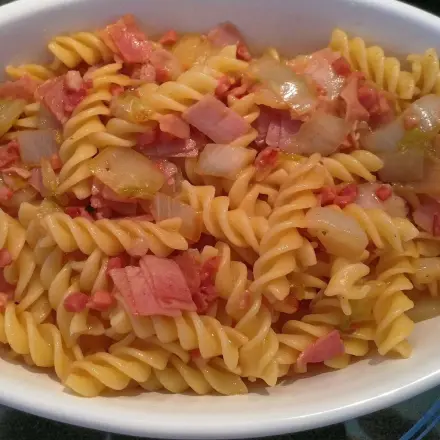 Schinken-Nudeln mit Chicoree