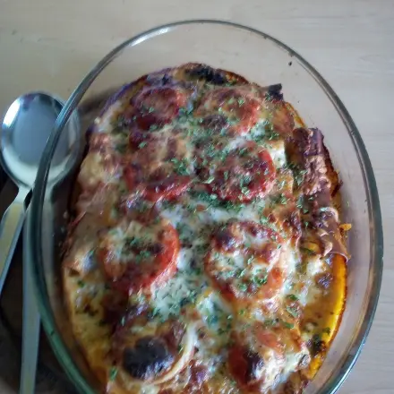 Cannelloni Bologneser Art im Spinatbett