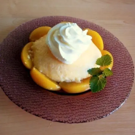 Leichte Pfirsichcreme