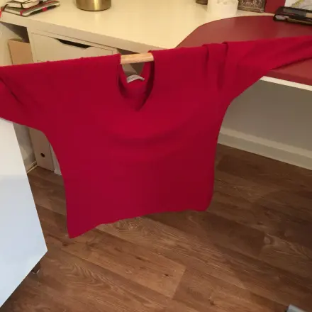 Kaschmir- und Wollpullover platzsparend trocknen