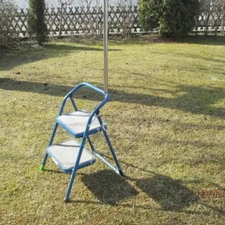 Haltestange für kleine 2-stufige Haushaltsleiter