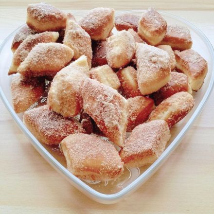 Leckere fluffige Fasnachtsküchle