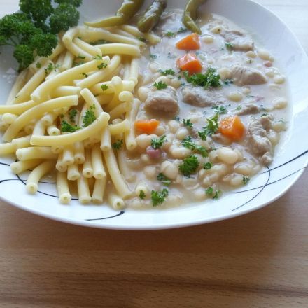 Weiße Bohnen mit Schweinefleisch