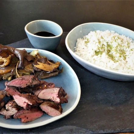 Geflügelleber in scharfer Knoblauchsoße auf asiatische Art