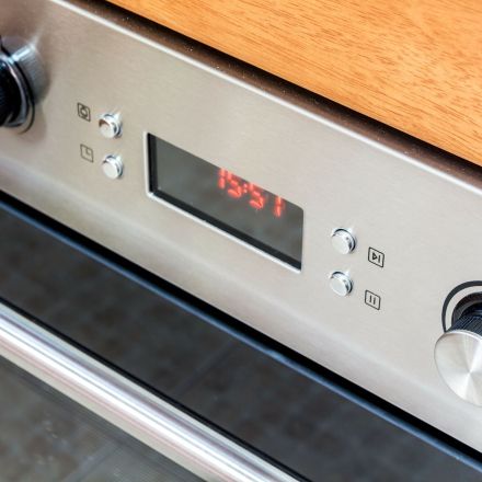 Gegen Fingerabdrücke und Fettflecken auf Edelstahl