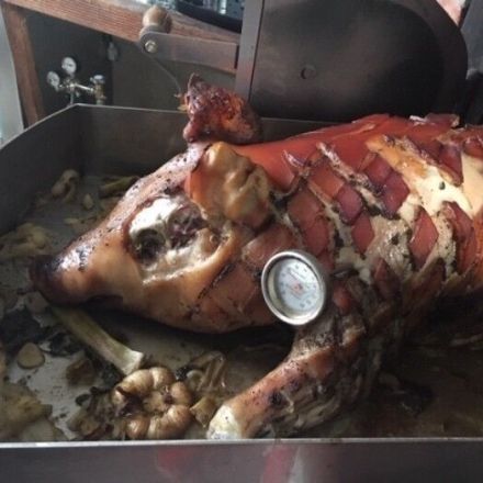 Spanferkel aus dem Lehmbackofen