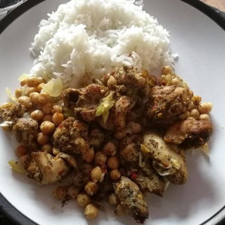 Marokkanisches Huhn mit Kichererbsen