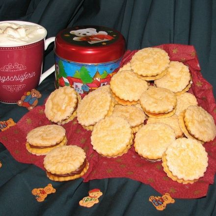 Gefüllte Orangentaler & Amaretto-Kaffee