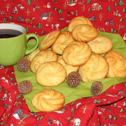 Ingwerringe und Kardamom-Kaffee