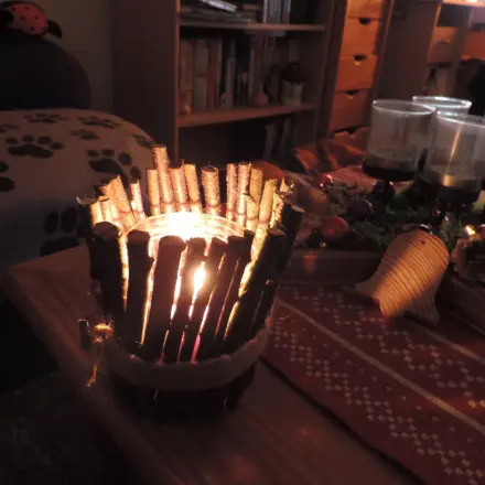 Glas-Kerzenhalter mit kleinen Ästen