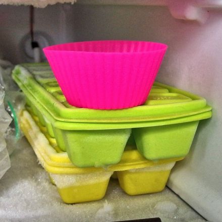Muffins leichter aus der Form lösen: Form vorher ins Eisfach