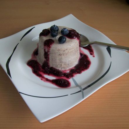 Parfait mit Waldbeeren