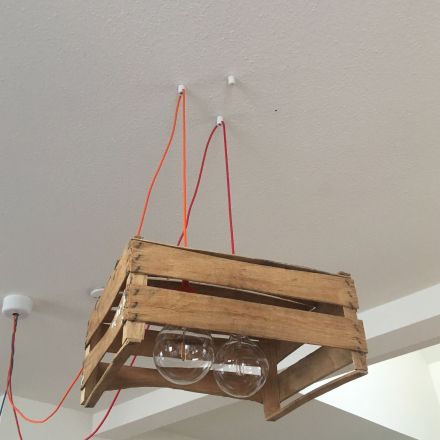 Lampenschirm aus Obst- oder Weinkiste
