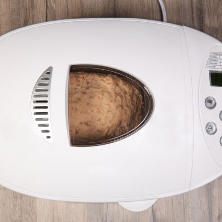 Brotbackautomat mit Sensortasten macht hässliche Geräusche