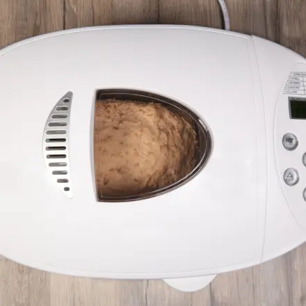 Brotbackautomat mit Sensortasten macht hässliche Geräusche