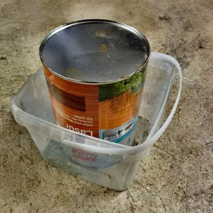 Haltbarkeit von Lacken und Lasuren verlängern