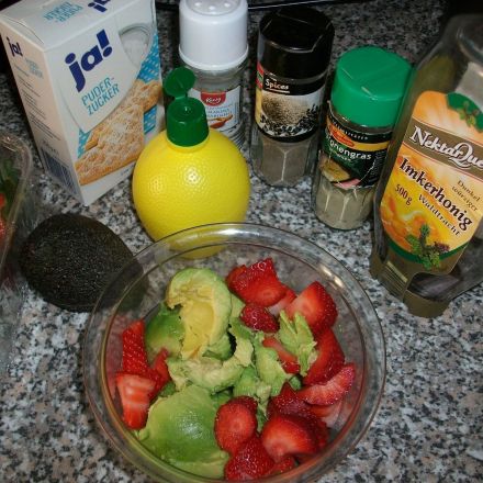 Erdbeer-Guacamole