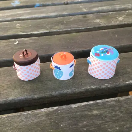 Mini-Töpfe & -dosen für Puppenhaus basteln