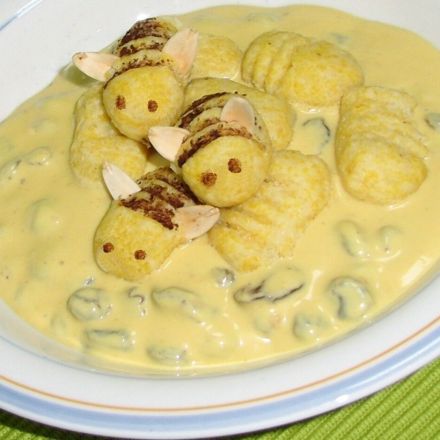 Kartoffel-Grieß-Gnocchi mit Blütenpollen-Quarkspeise
