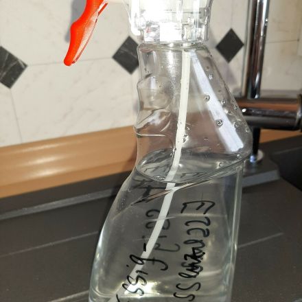 Stumpfes, fleckiges Laminat reinigen