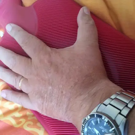 Kalte Wärmflasche zum Einschlafen bei Hitze