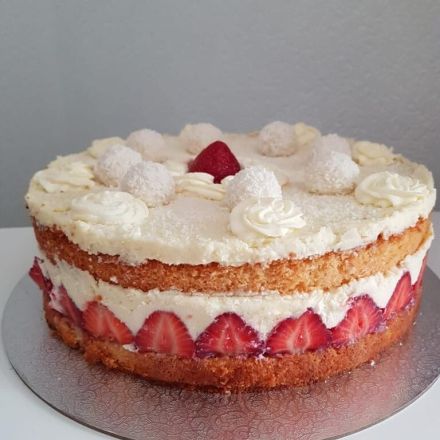 Raffaellotorte mit Erdbeeren