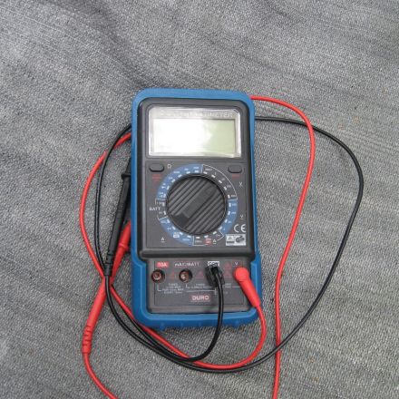 Gefahrlos an elektrischen Geräten messen und Fehler finden